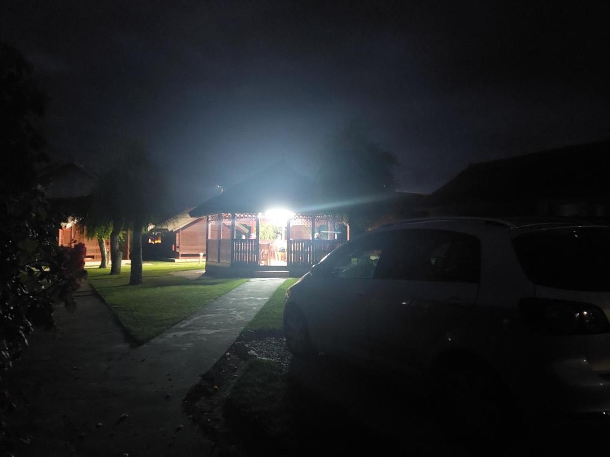 Pensiunea La Tavi Murighiol Luaran gambar
